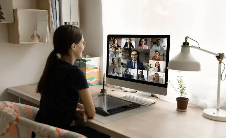 عمل السيدات من المنزل هل هو راحة أم عزلة؟