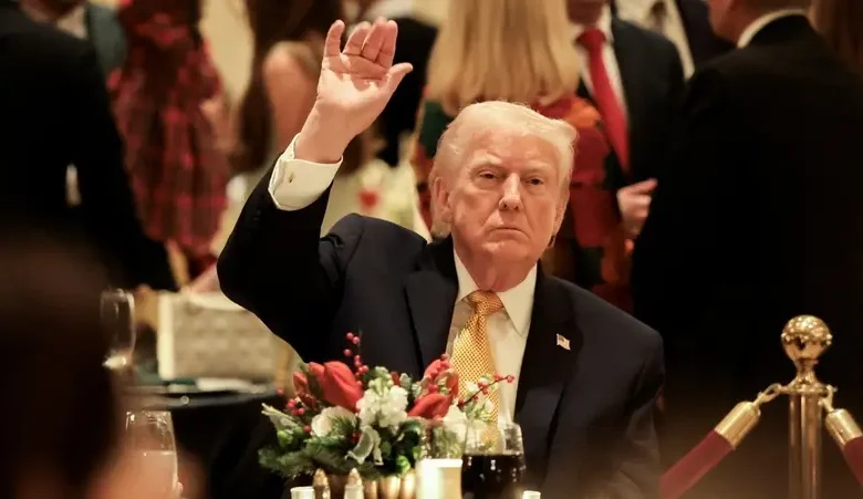 ترامب يهنئ الجميع بالعيد وخصوصا "حثالة اليسار المتطرف"