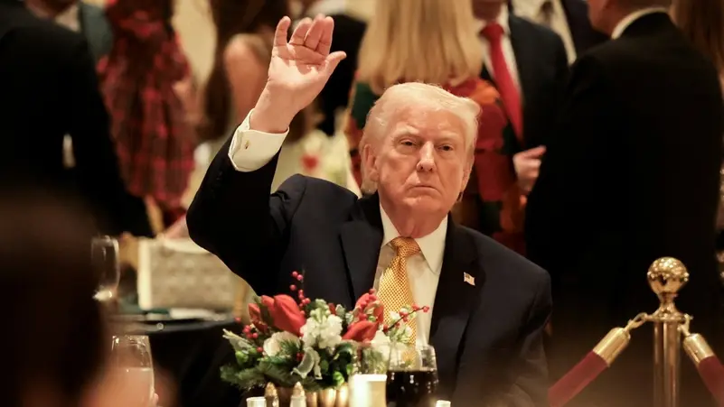 ترامب يهنئ الجميع بالعيد وخصوصا "حثالة اليسار المتطرف"