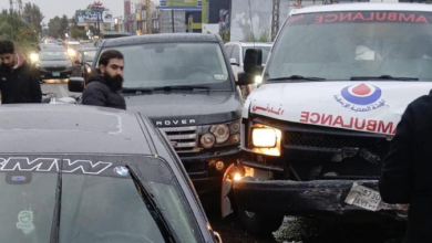 حادث سير بين 4 سيارات من بينها سيارة إسعاف وسقوط اصابات