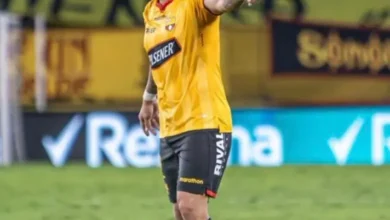 مقتل مدافع برشلونة رميا بالرصاص