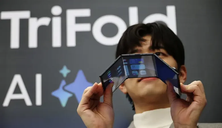 هاتف Galaxy Z TriFold يُمنى بهزيمة ساحقة في اختبار المتانة