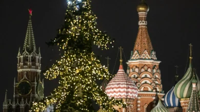 "عاصمة الأمراء" تضيء شجرة الميلاد وتطلق فعاليات القرية الميلادية