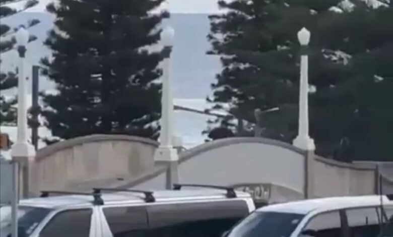 عبوة مشبوهة ورموز غامضة... معطيات جديدة من موقع هجوم سيدني