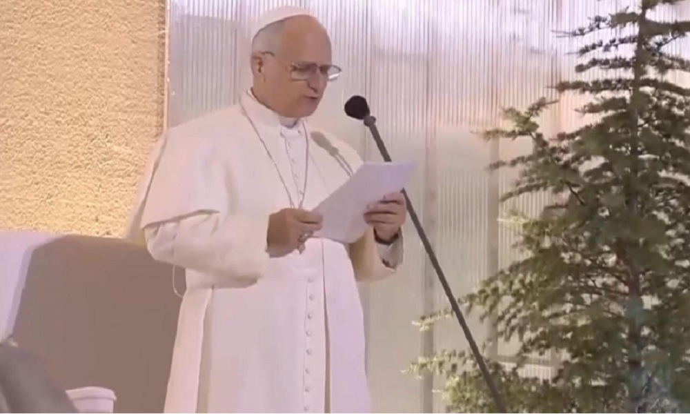 لحظة يجتمع فيها اللبنانيون في الواجهة البحرية... والأذان تنصت الى كلمة البابا لاوون