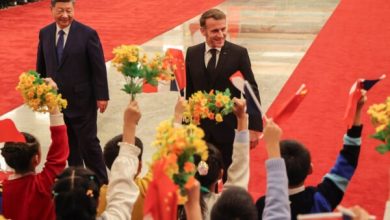 شي لماكرون: تعزيز الاستقرار في العلاقات الاستراتيجية... ميزان جديد بين الشرق والغرب