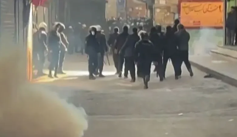 اتساع الاحتجاجات في إيران وسقوط قتيلين