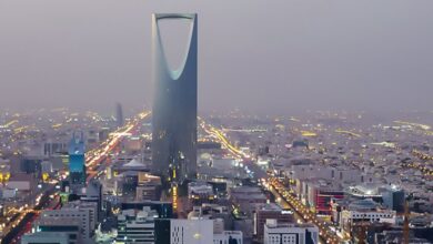 مشهد شتوي استثنائي في السعودية... صقيع وأتربة... تابعوا التفاصيل