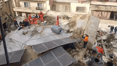 البحث مستمر عن مفقودين مستمرة اثر انهيار مبنى سكني في هذه البلدة...