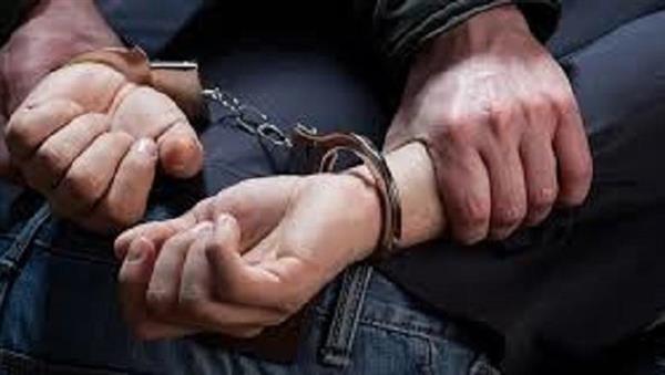 تحرش بسيدة أمام الصراف الالي والشرطة توقفه