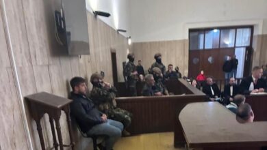 صورة لفضل شاكر من داخل محكمة الجنايات اليوم