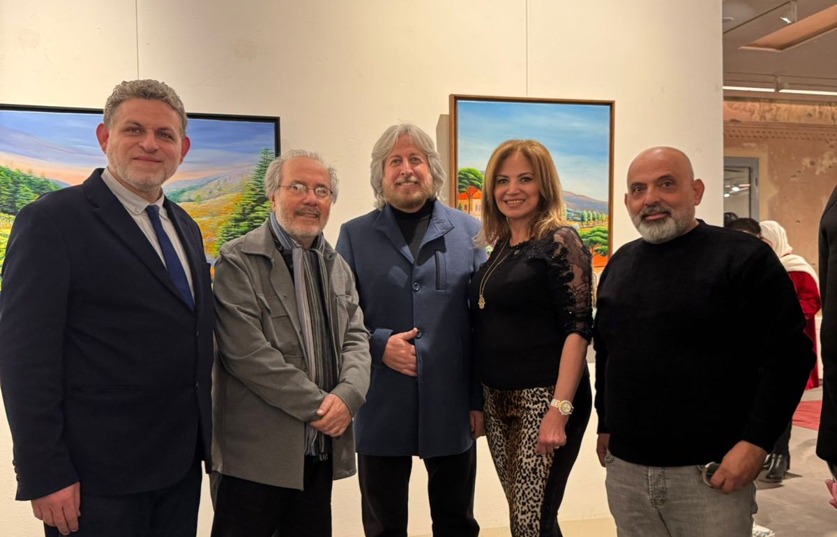 افتتاح لافت لمعرض "مقام" للفن والرسم في بيت بيروت