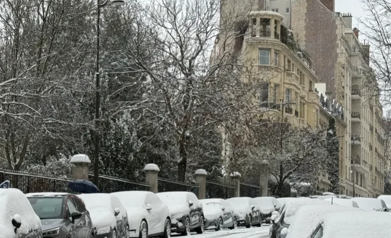 عاصفة ثلجية تربك فرنسا وتشل الحركة الاقتصادية