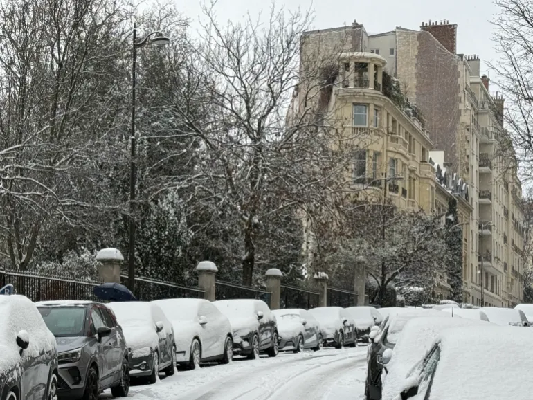 عاصفة ثلجية تربك فرنسا وتشل الحركة الاقتصادية