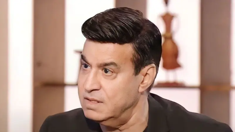 احالة مطرب مصري شهير للتحقيق ووقفه عن العمل