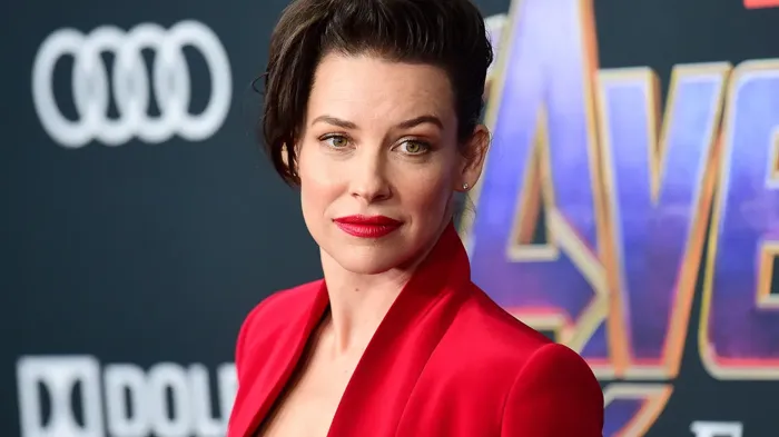 نجمة مارفل إيفانجلين ليلي مصابة بتلف في الدماغ!