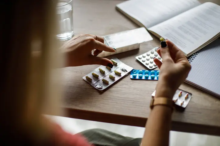 الإفراط في المضادات الحيوية يضر بالصحة النفسية