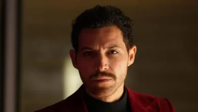 تسبب لها بكدمات في العين.. زوجة فنان مصري تتهمه بضربها