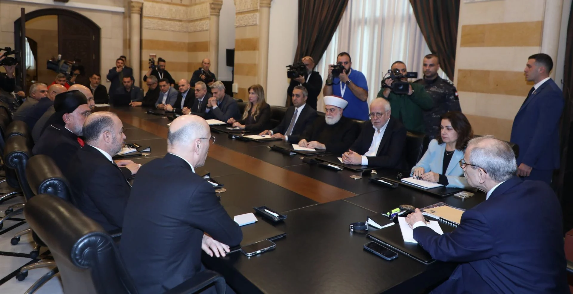 انتهاء جلسة الاجتماع في السراي لبحث الأبنية المتصدّعة في طرابلس