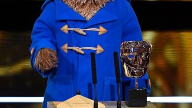 دب يخطف أنظار الجمهور في حفل بافتا 2026... وهذه الجائزة التي قدمها!