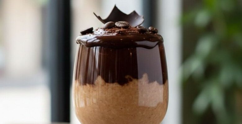 مهلبية القهوة بالشوكولاتة الداكنة… فخامة الطعم في كأس واحد