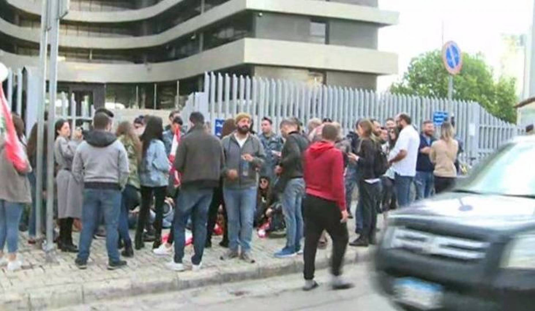 ضرائب البنزين والـ TVA تشعل الشارع... والأسعار