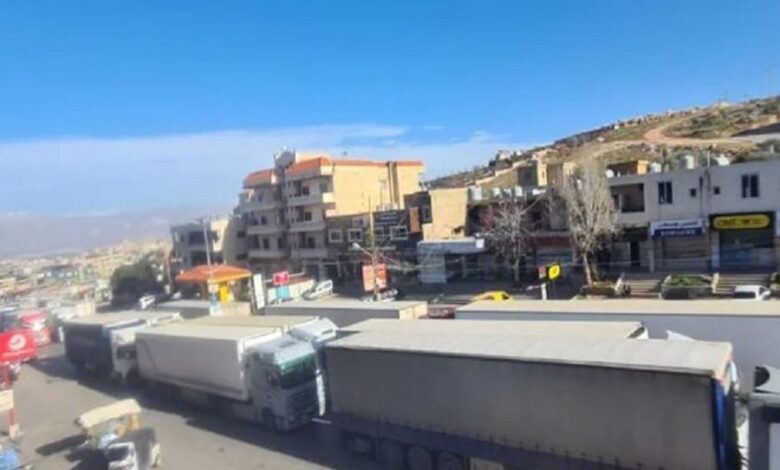 تحرّك عند المصنع يعطّل الشحن… ما القصة؟.