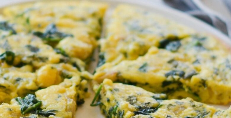 عجة بالسبانخ والجبن الكريمي والفلفل المشوي... إليكم طريقة التحضير