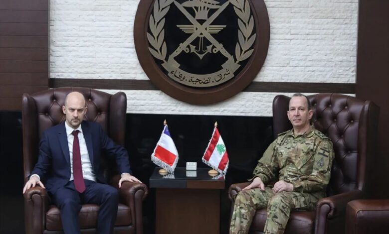 التحضيرات لمؤتمر باريس بين قائد الجيش وبارو