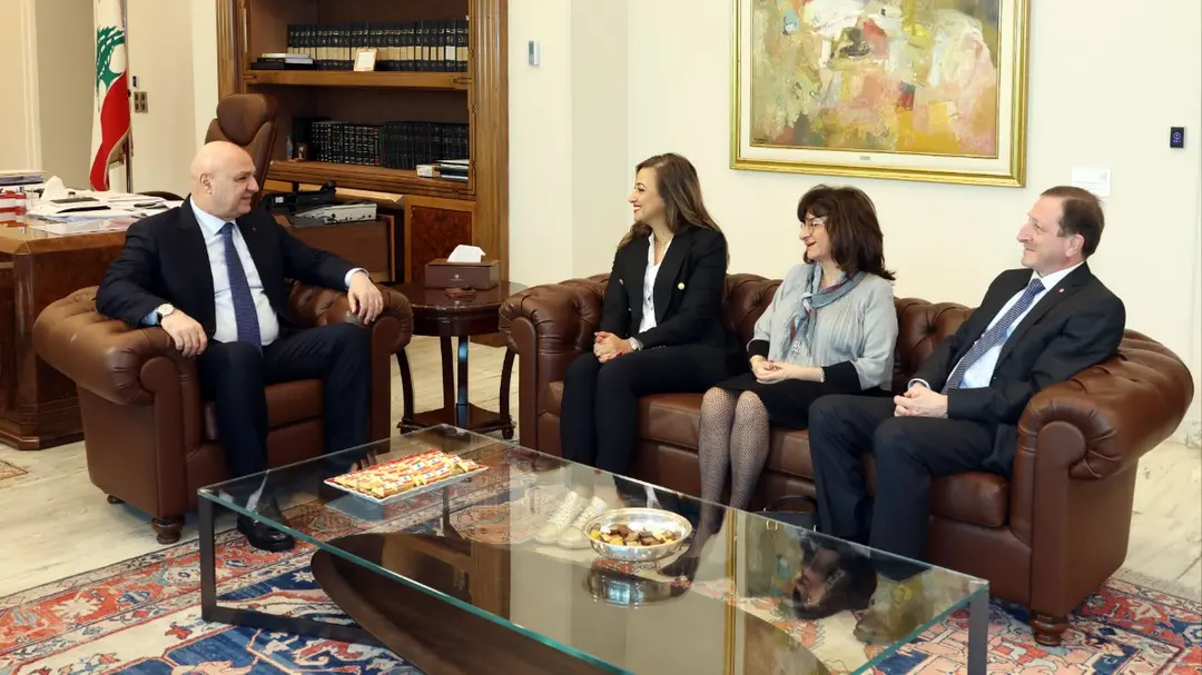 بعبدا تجمع الملفات المالية والأمنية: الدفع نحو اقتصاد منتج أولوية المرحلة