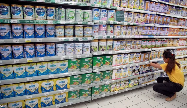 أزمة حليب الأطفال الملوث تهدد الرضع عالمياً