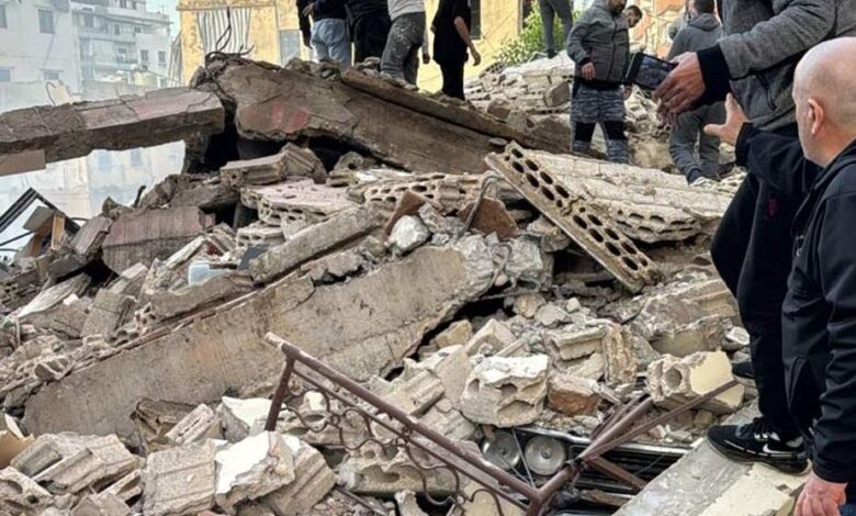 عمليات الإنقاذ والبحث مستمر عن مفقودين تحت أنقاض المبنى المنهار