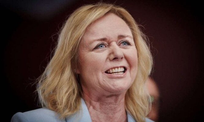 ضغوط ملف إبستين تؤدي إلى استقالة دبلوماسية بارزة