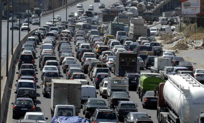 زحمة سير خانقة على الطرقات المؤدية الى ساحة الشهداء