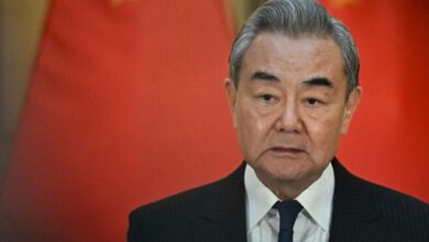 بكين تنتقد سياسة فرض القوة وتدعو للتعقّل في ملف طهران