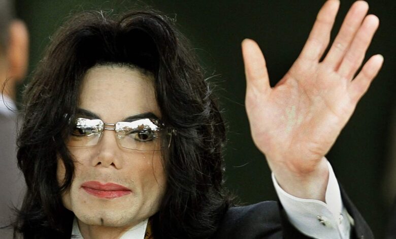 شهادة صوتية تُثير أسئلة قديمة حول عالم مايكل جاكسون الخفي