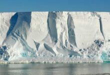 أنتاركتيكا تخفي "حفرة جاذبية" غامضة ينخفض فيها البحر 130 متراً فما السبب؟