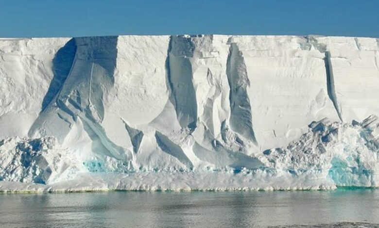 أنتاركتيكا تخفي "حفرة جاذبية" غامضة ينخفض فيها البحر 130 متراً فما السبب؟