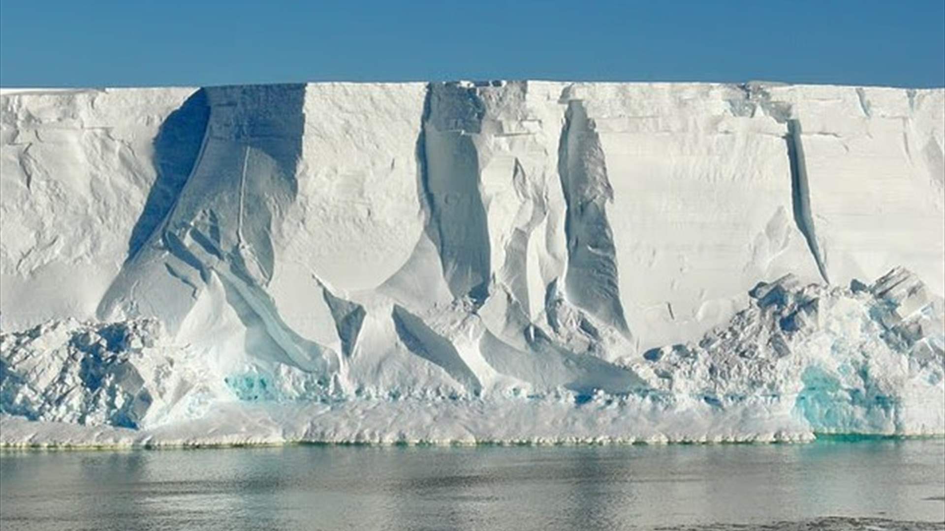 أنتاركتيكا تخفي "حفرة جاذبية" غامضة ينخفض فيها البحر 130 متراً فما السبب؟