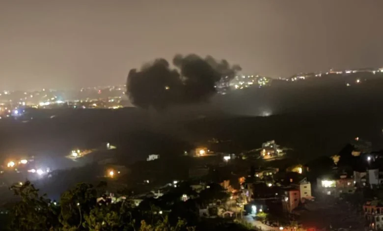 سلسلة غـــ ا ر ات عنيفة تستهدف جنوب لبنان وكابتن إيلا: نهاجم بنى تحتية لحـــ  ز.. ب الله