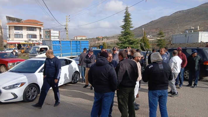 احتجاج وقطع طرقات عند مثلث جب جنين وكامد اللوز غزة