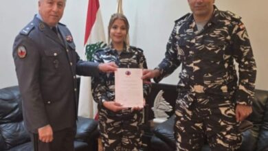 قوى الامن تكرّم المعاون اول ناديا نصار لرعايتها رضيعة داخل المطار