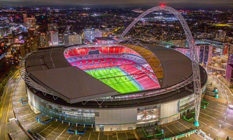 مشجع يواجه عقوبة قاسية بعد تسلله إلى ملعب ويمبلي خلسة