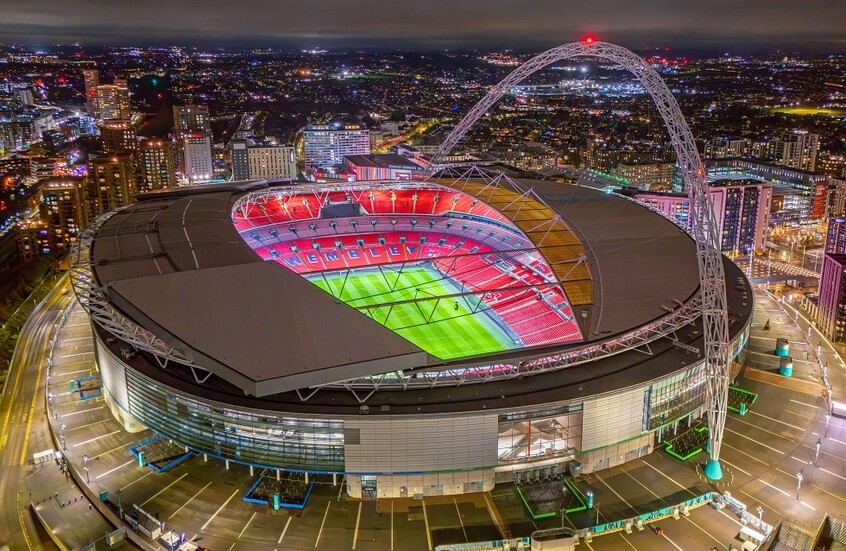 مشجع يواجه عقوبة قاسية بعد تسلله إلى ملعب ويمبلي خلسة