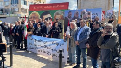 وقفة لإعلاميي صيدا تحية للشهداء علي شعيب وفاطمة ومحمد فتوني