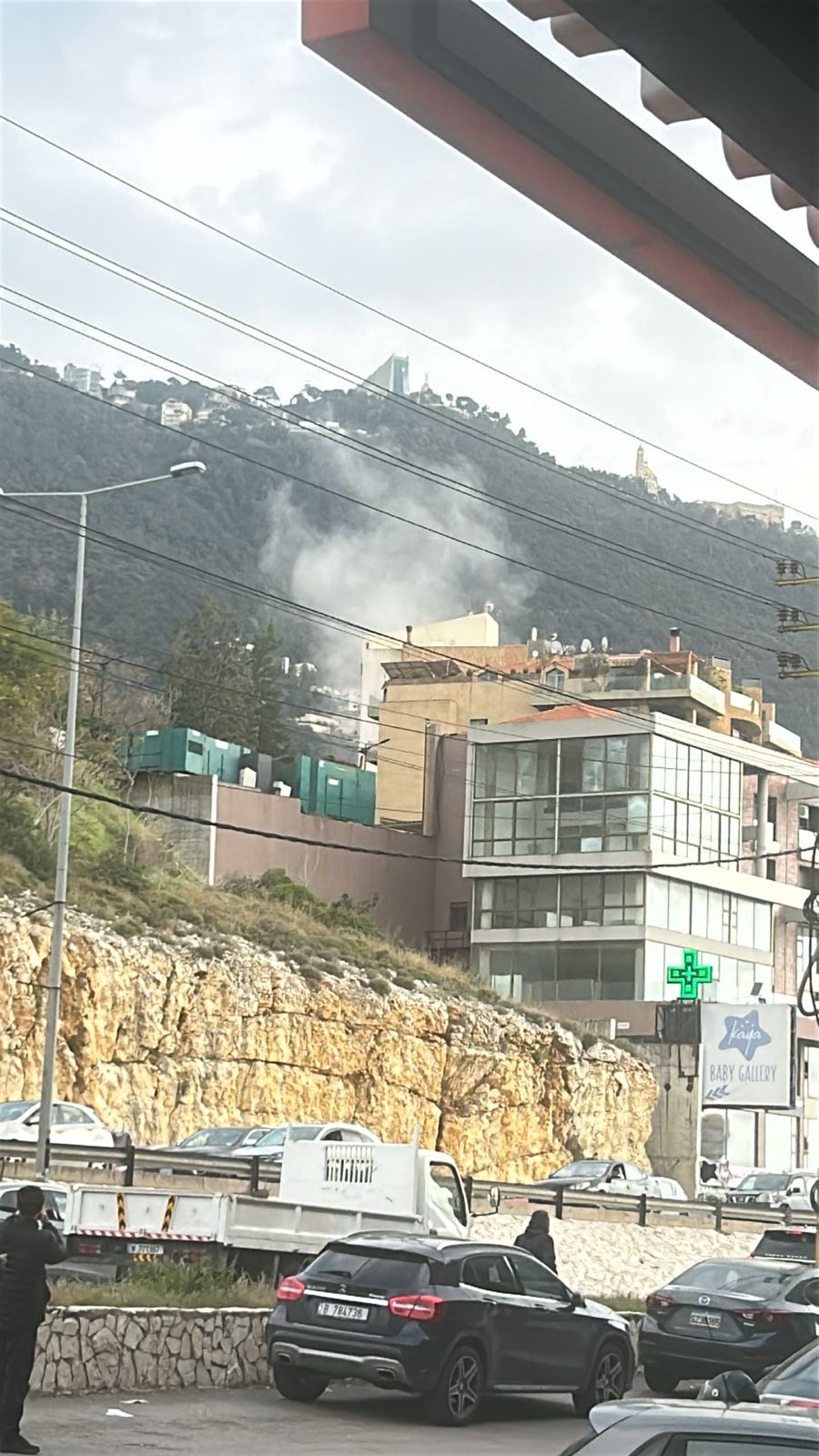 لبنان يطرد سفير إيران ولا قطع للعلاقات الديبلوماسية... الادعاء على "الحزب"