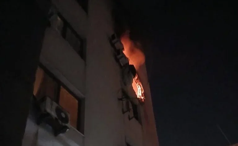 التصعيد يتمدد داخل بيروت… غارة إسرائيلية تضرب شقة في النبعة