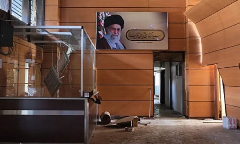 ضابط إيراني أرسل صورة “جثة خامنئي” لإسرائيل وهكذا تصرف نتنياهو