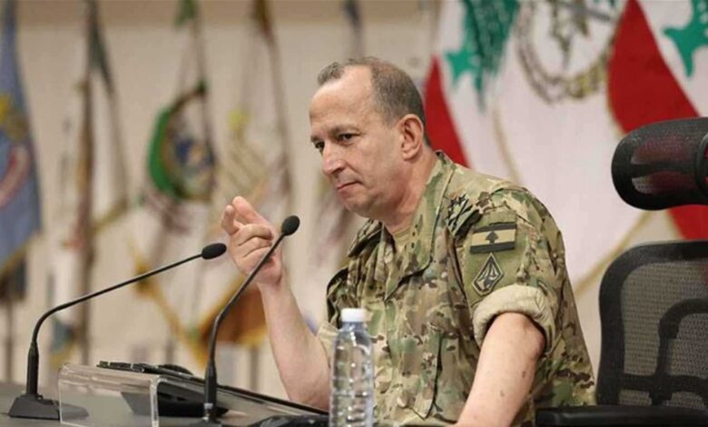 ما الذي يُواجهه قائد الجيش خلف الكواليس؟