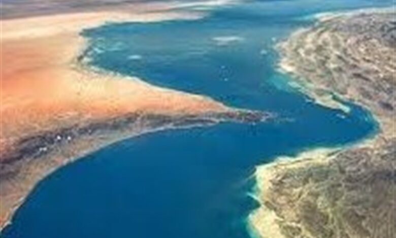 "وول ستريت جورنال": إيران أبلغت الوسطاء بمحدودية عبور السفن في مضيق هرمز